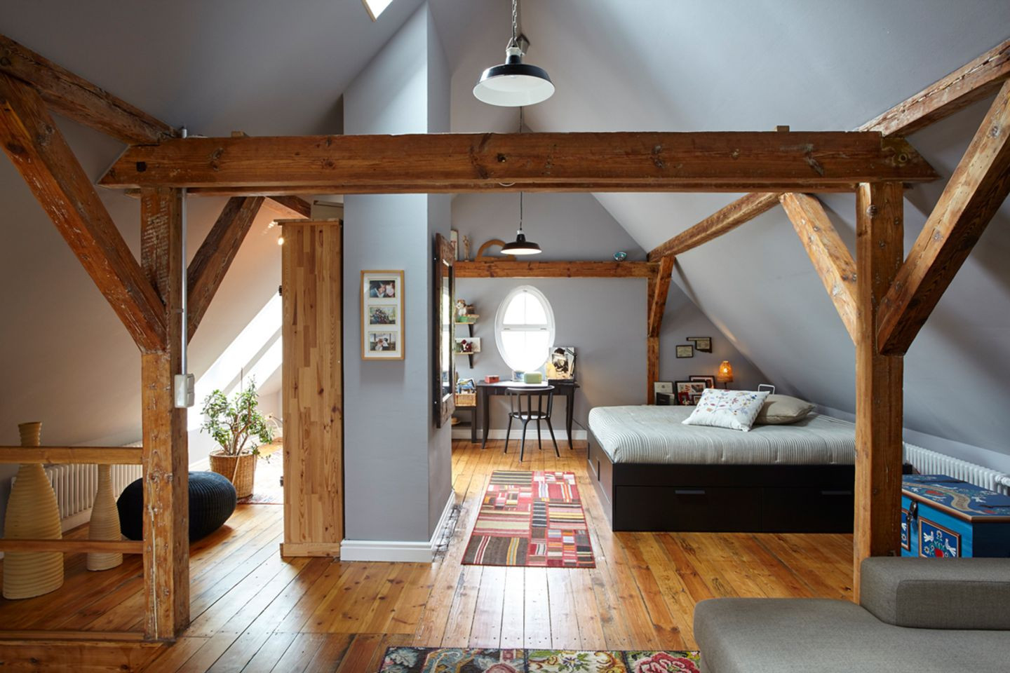 Bett Unter Einer Dachschräge: Ideen Und Tipps - [Schöner Wohnen] regarding Dachgeschoss Schlafzimmer Einrichten